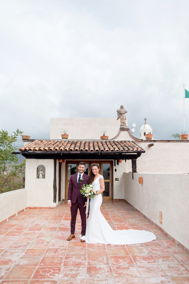 Gold and Burgundy Chic Wedding In Mexico