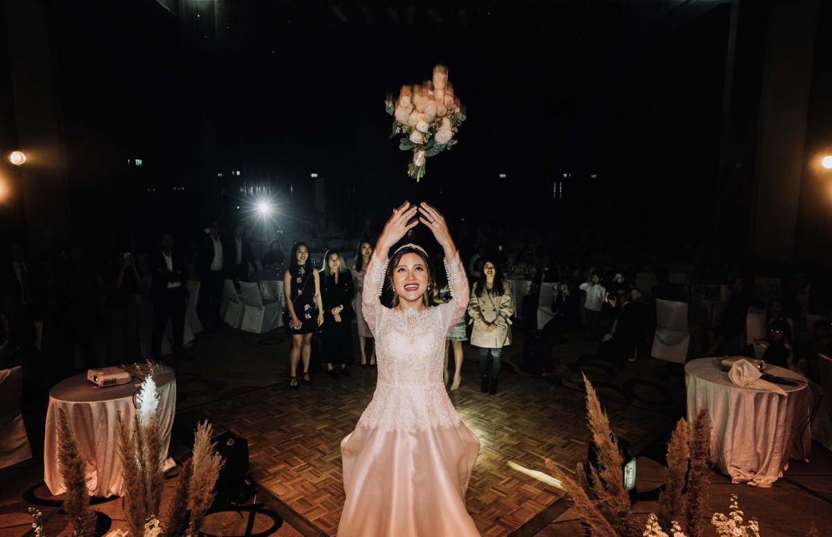 jwmarriott-ha-noi-intimate-wedding-of-tr