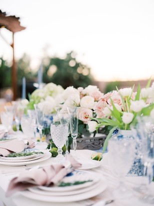 blush white and blue wedding table decor