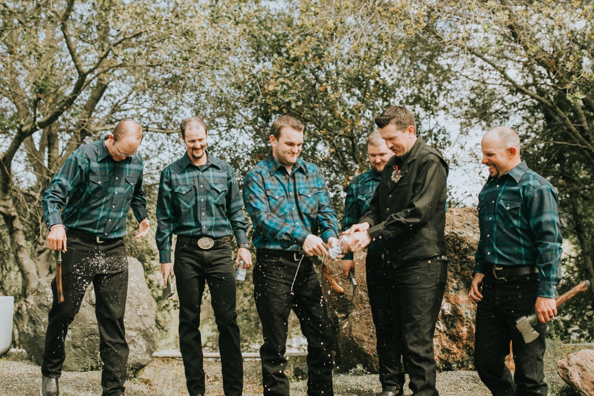 taylor-and-jason-groomsmen-and-bridesmai