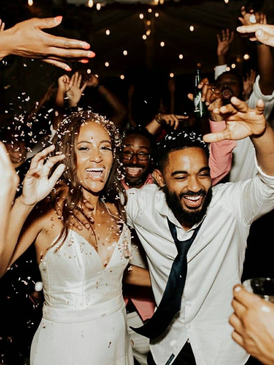 The 90s Songs You Need to Have At Your Wedding