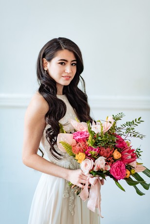 bridal look for your tropical wedding