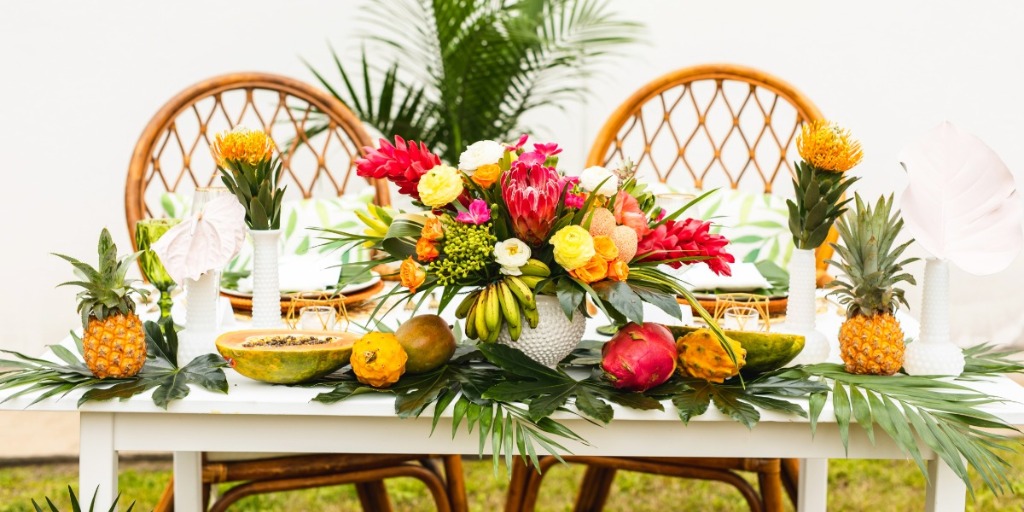 This Chic Wedding Inspiration Packs a Fun Tropical Punch