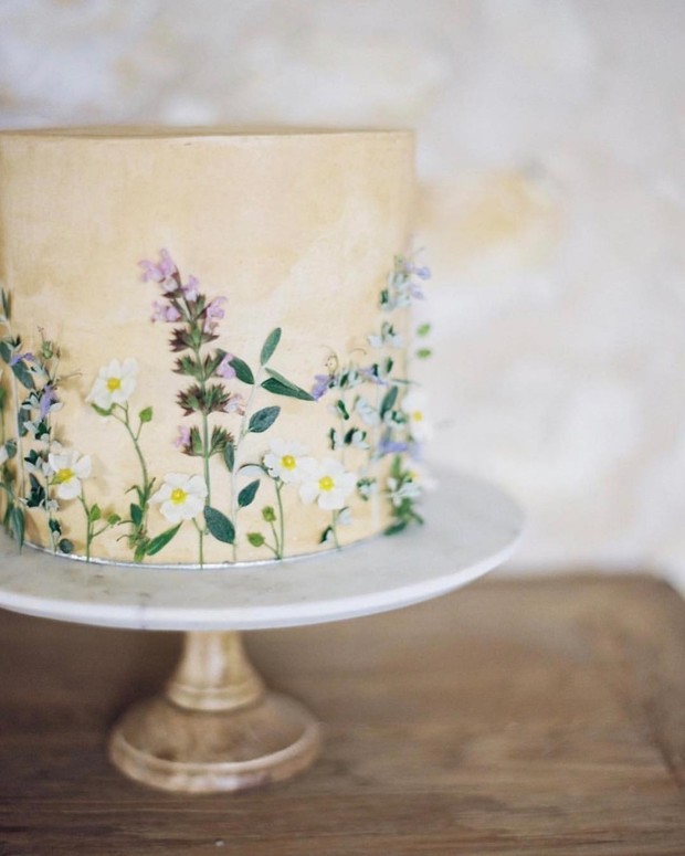 Edible Flower Cakes Are Our New Wedding Cake Flavor (Of the Year)
