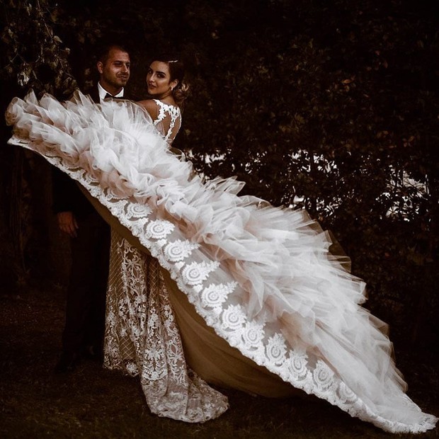 Epic Nighttime Wedding Looks to Have On Your Shot List