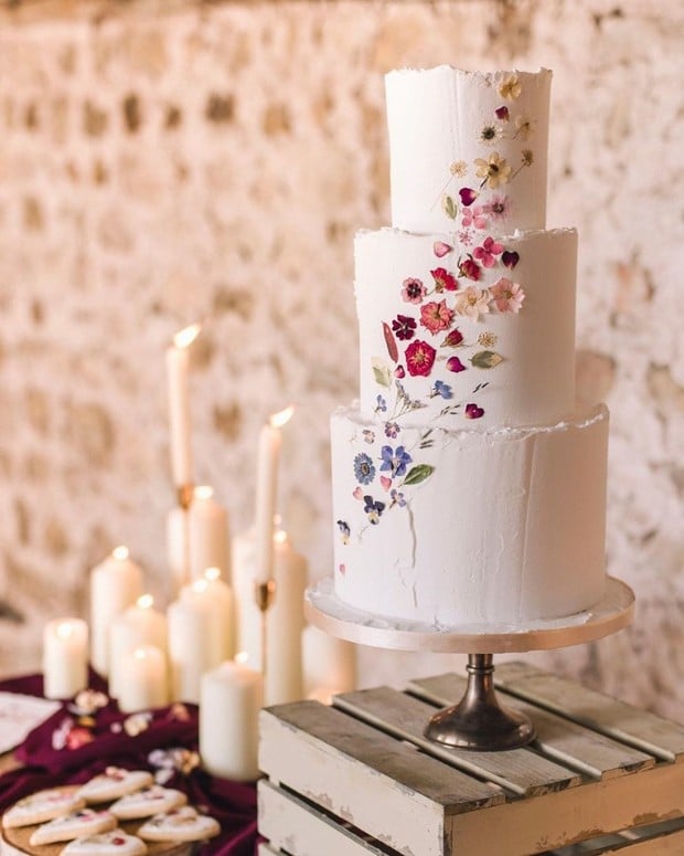 Edible Flower Cakes Are Our New Wedding Cake Flavor Of The Year