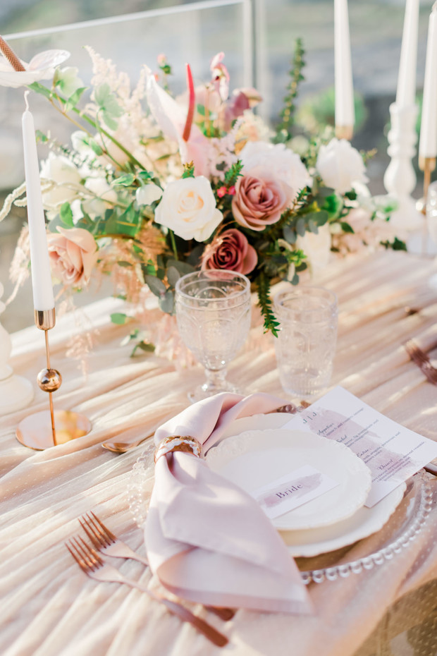 blush and gold sweetheart table decor