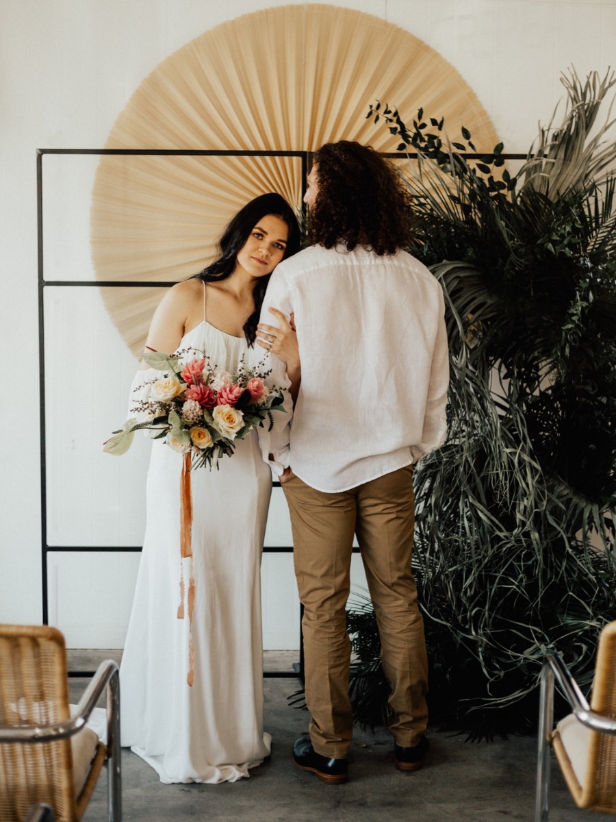 How to Have a Modern Tropical Inspired Wedding