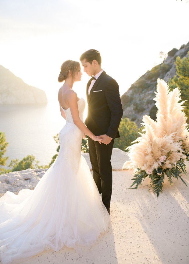 romantic wedding ceremony in Ibiza