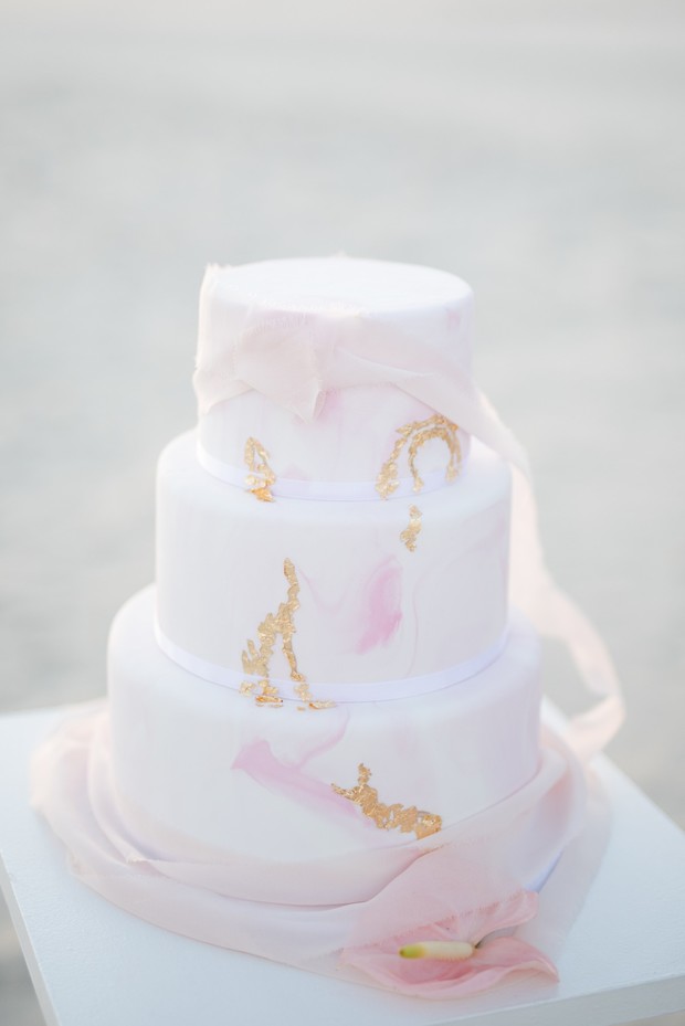 pink and gold wedding cake
