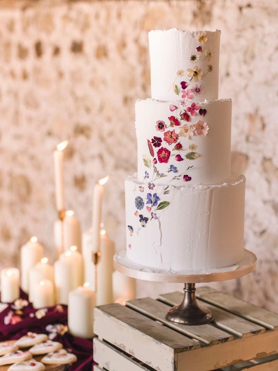 WEDDING CAKE ADVICE - How To Incorporate Edible Flowers Into Your Wedding  Cake Design, By Dainty Bakes