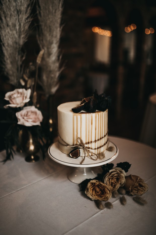 drizzle wedding cake