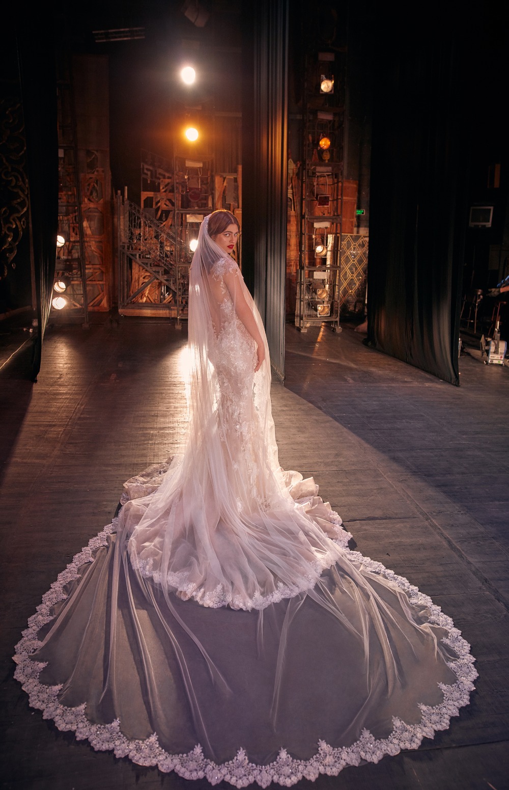 look-05-martha-veil