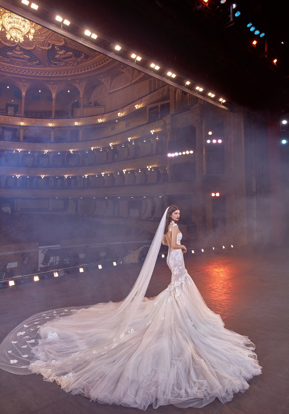 look-06-michelle-train-veil
