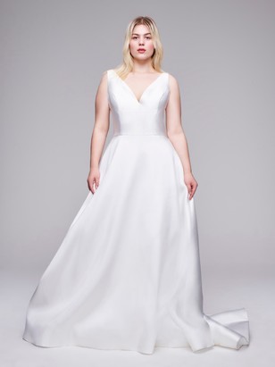 Anne Barge Eliminates Extra Size Fees For Curve Couture Collection