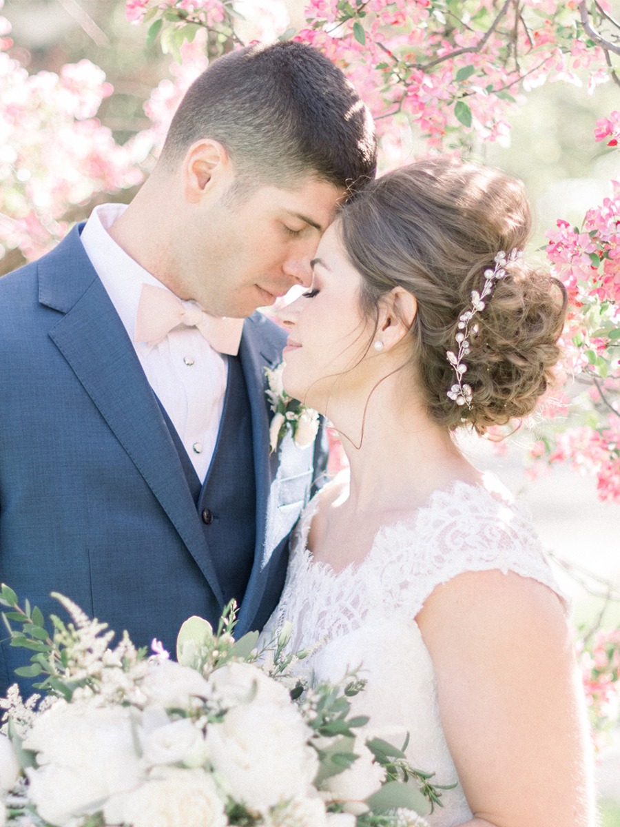 Soft Blush And White Wedding In Pennsylvania