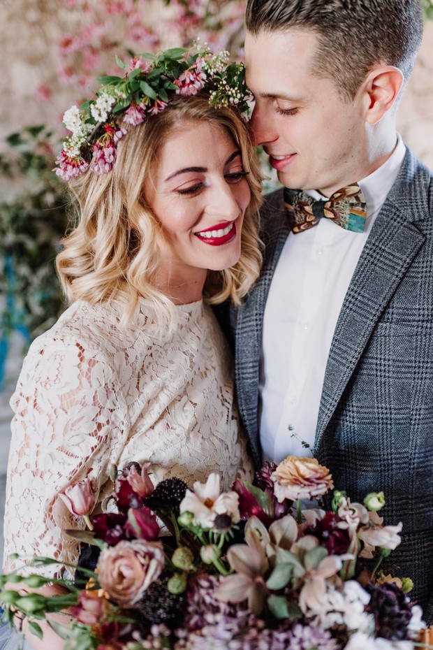 sweet spring time wedding couple looks
