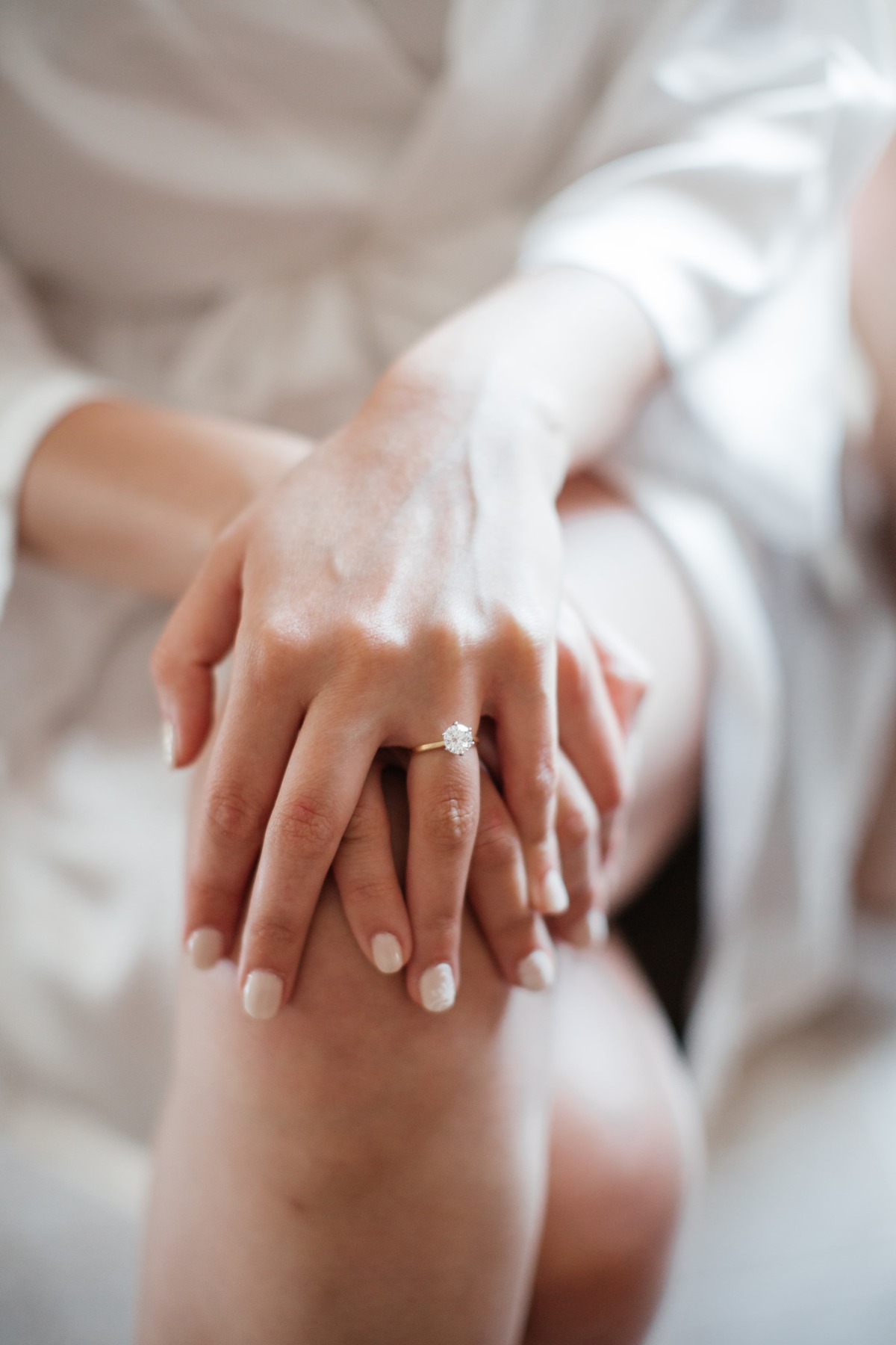 white-elegant-classy-romantic-wedding-th
