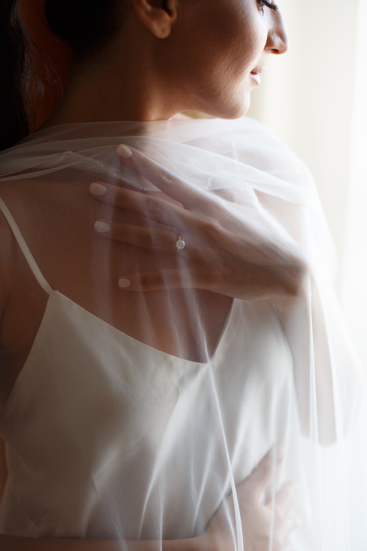 white-elegant-classy-romantic-wedding-th