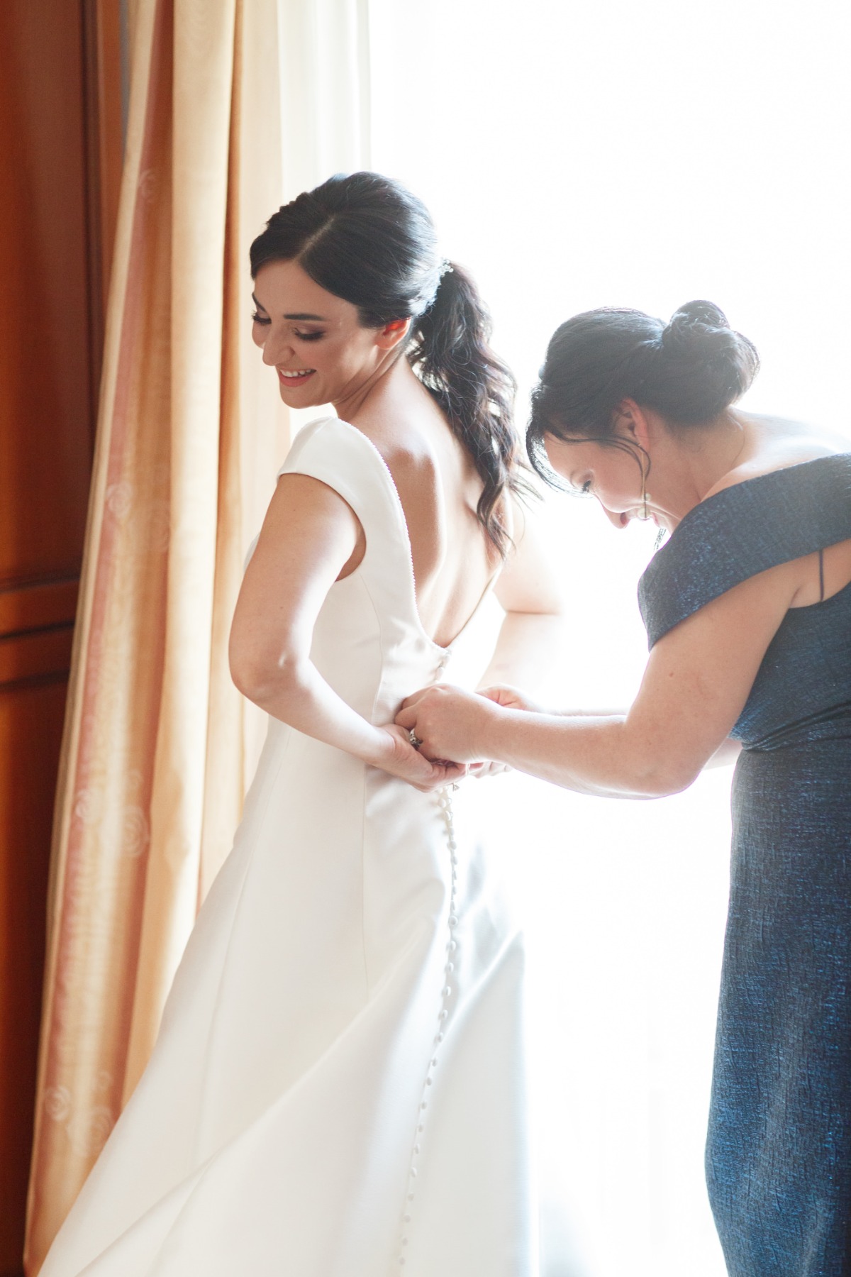 white-elegant-classy-romantic-wedding-th