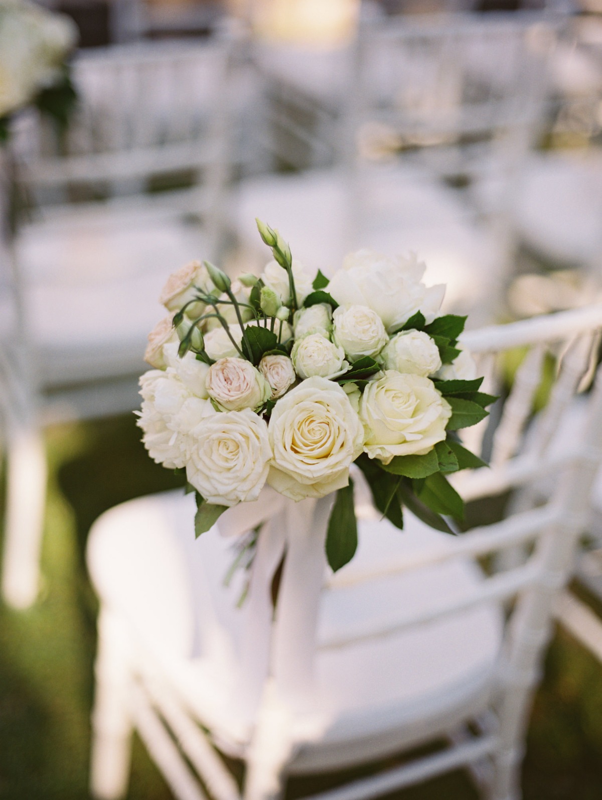 white-elegant-classy-romantic-wedding-th