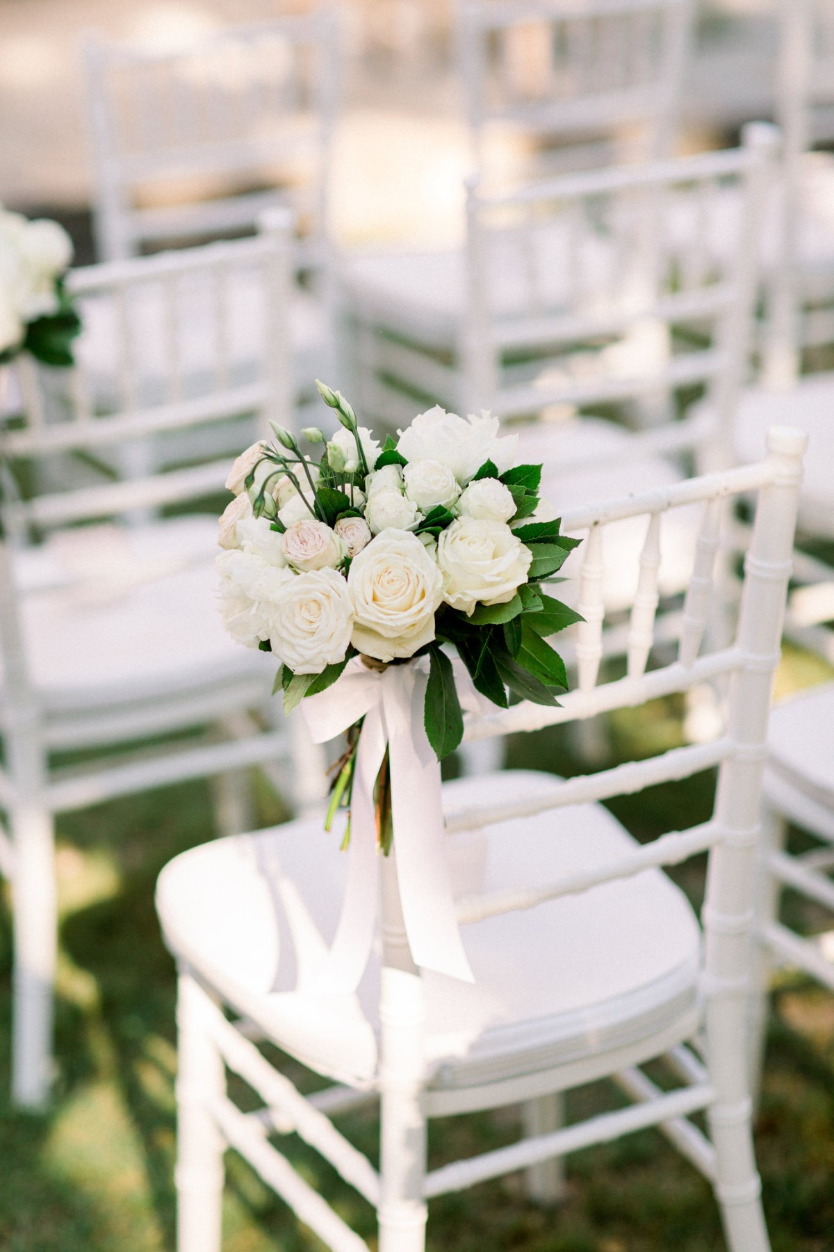 white-elegant-classy-romantic-wedding-th
