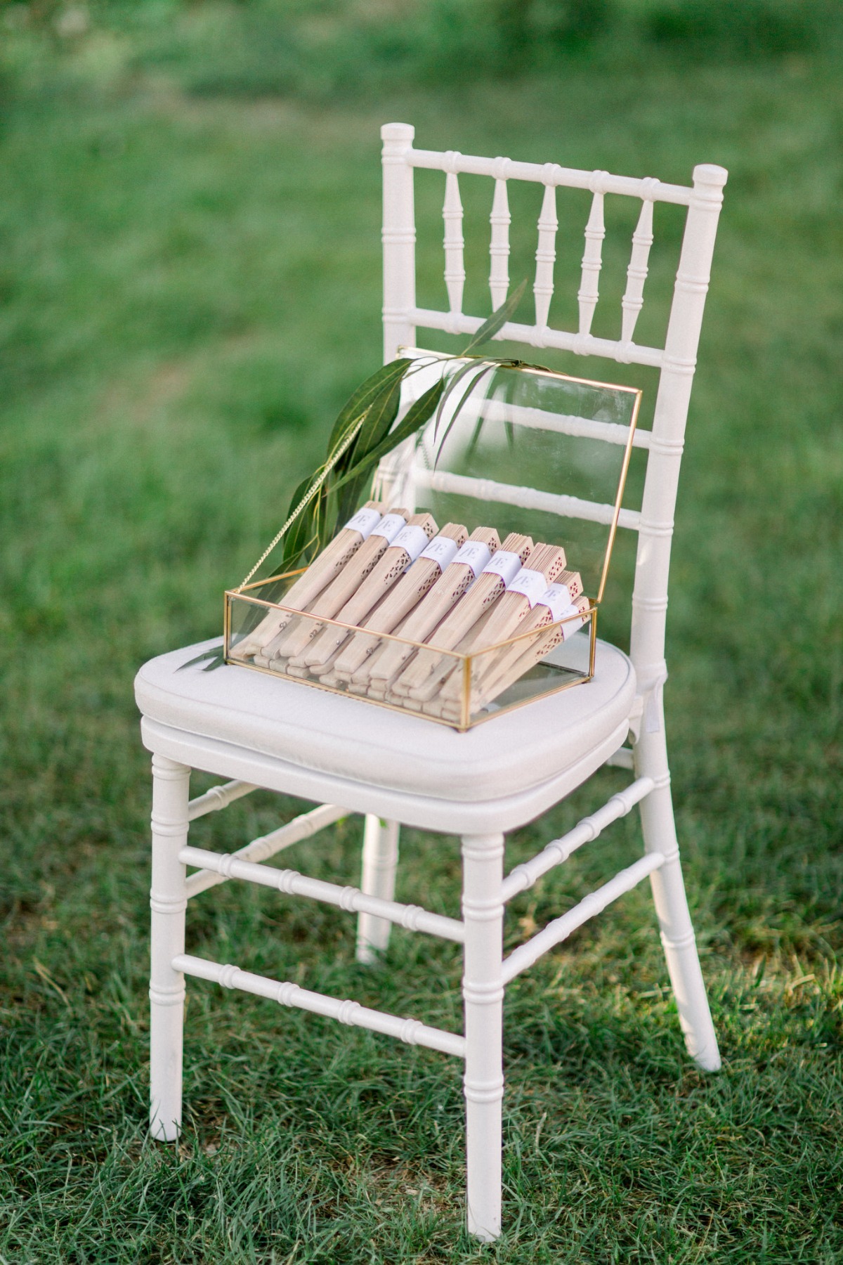 white-elegant-classy-romantic-wedding-th
