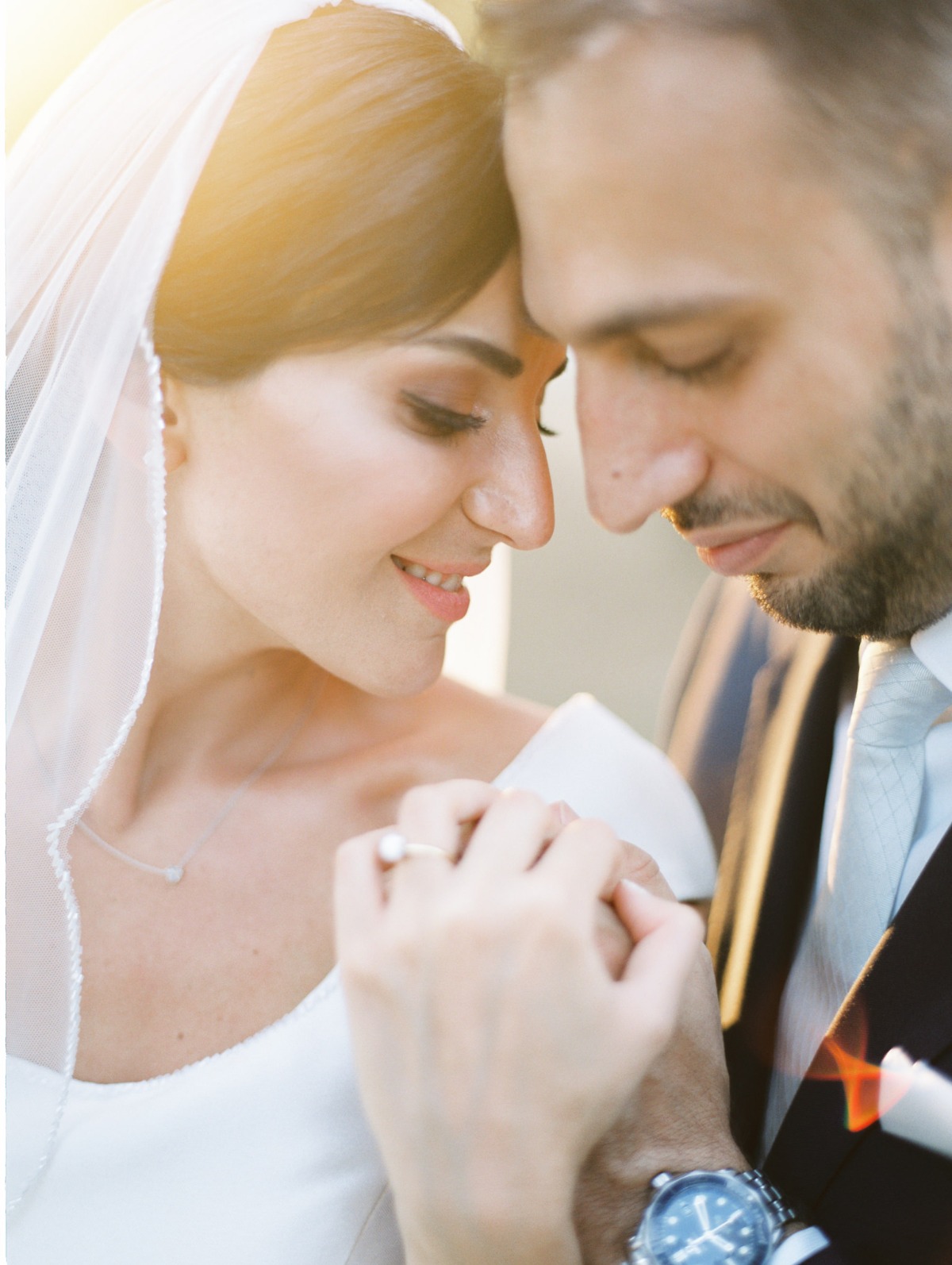 white-elegant-classy-romantic-wedding-th