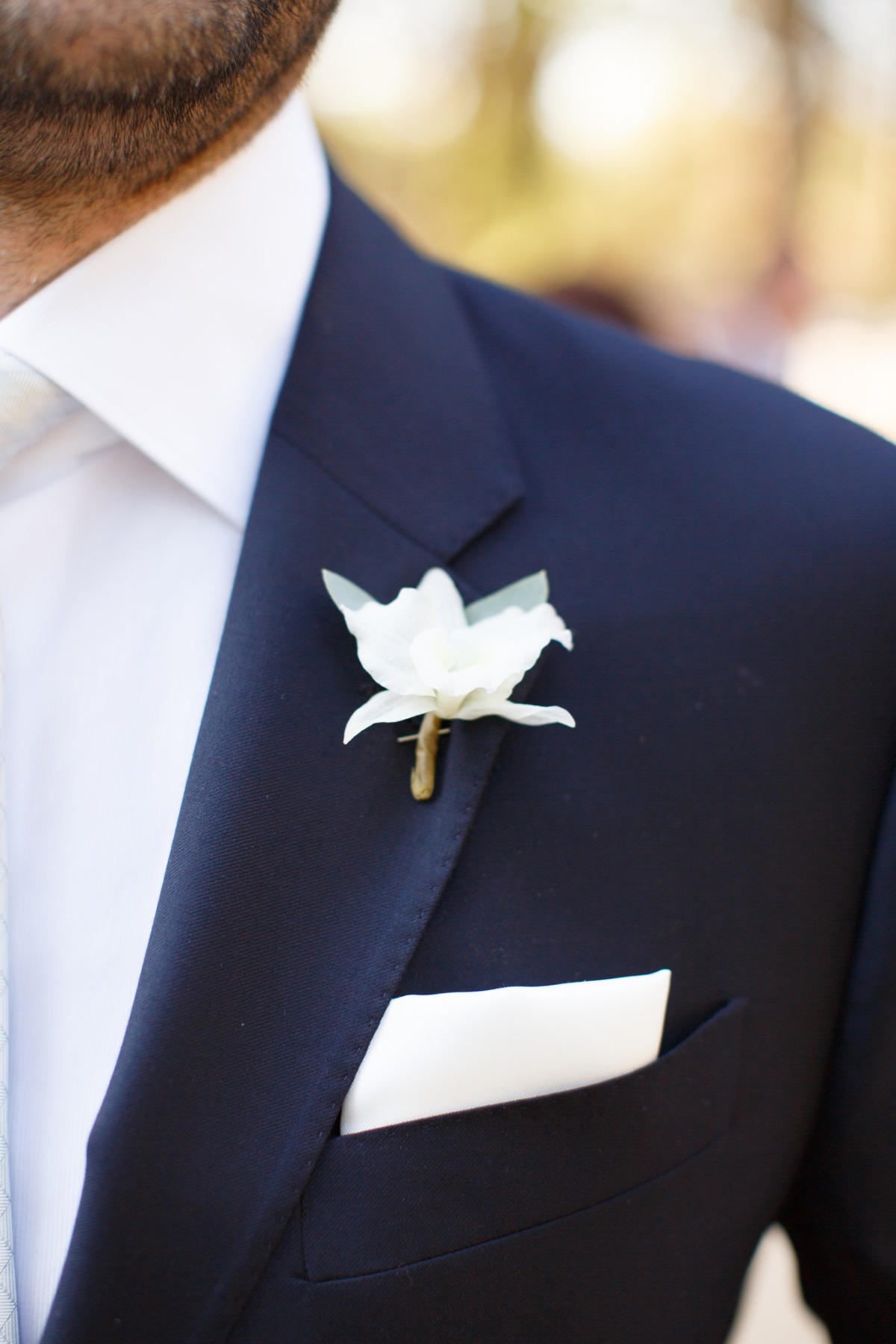 white-elegant-classy-romantic-wedding-th