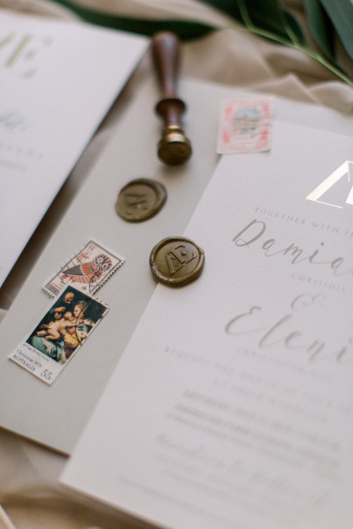 white-elegant-classy-romantic-wedding-th