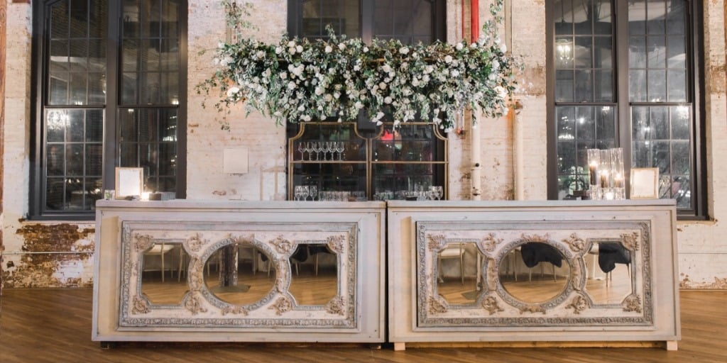 Modern Chic Meets Rustic Wedding That's Totally Elegant