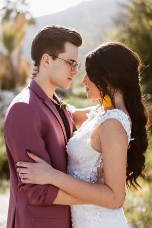 wedding couple in bold styles for the summer