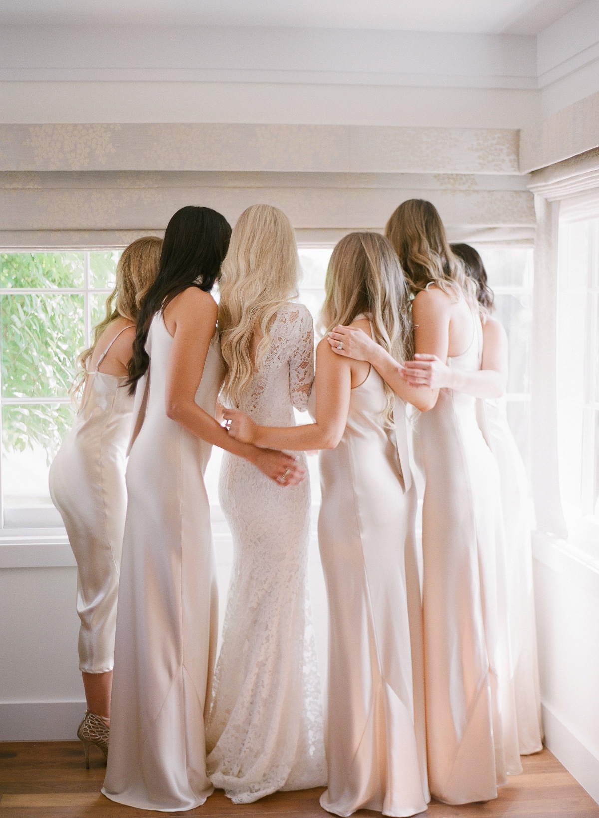 bridal_party_getting_ready