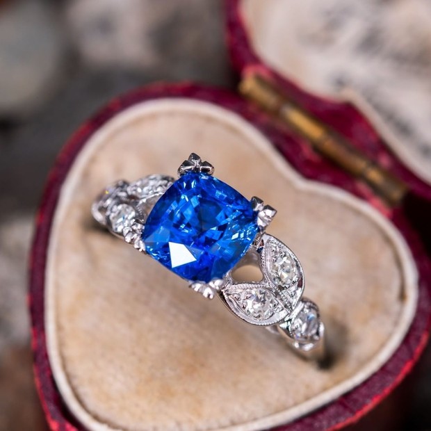 Sapphire Engagement Rings Arenât Just for September Babes