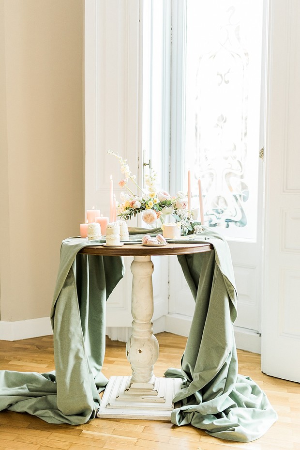 elegant cake table