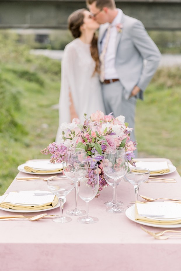 blush and lilac wedding table