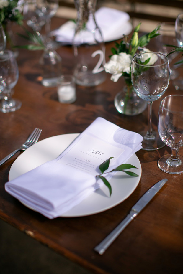 simple and chic wedding table setting