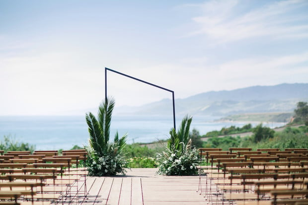 simple and chic asymmetrical wedding backdrop