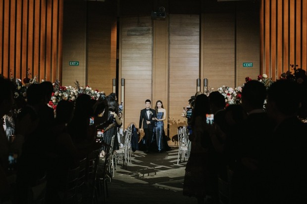 dramatic wedding lighting