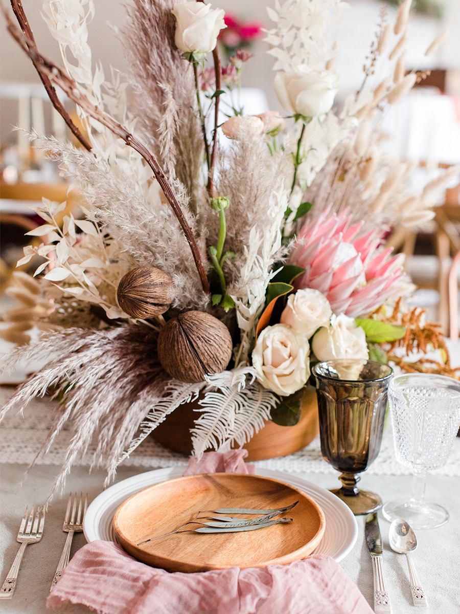 A Chic And Modern Desert Inspired Wedding