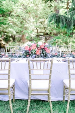 white and pink wedding table decor