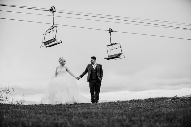 black and white wedding photo idea