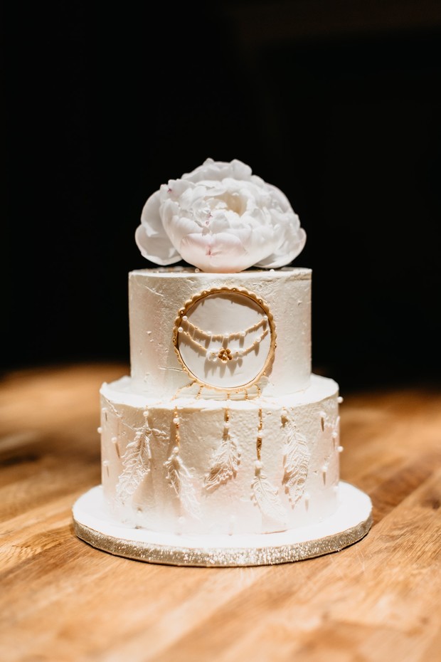 feather wedding cake