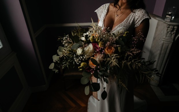 moody wedding bouquet