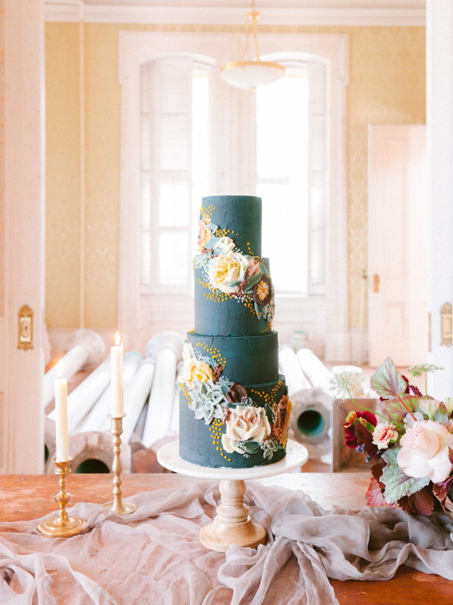 Romantic Italian Bridal Inspiration in a Historic Mansion