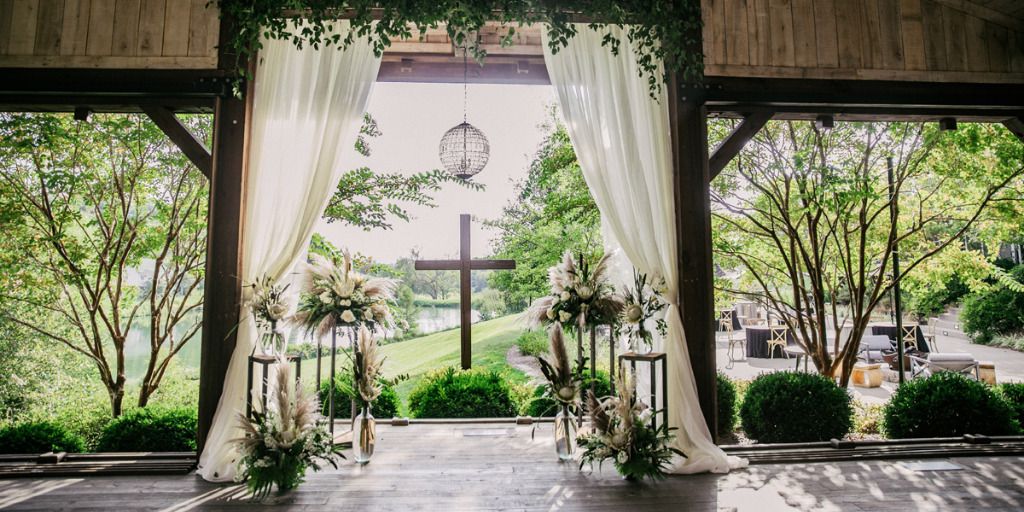 Make Your Wedding Day Unforgettable at Mint Springs Farm