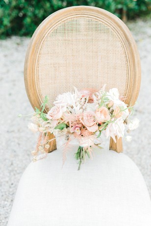 rose gold inspired wedding bouquet