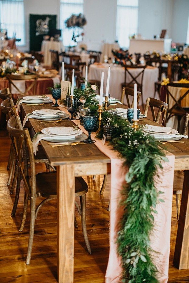 garland themed wedding table decor