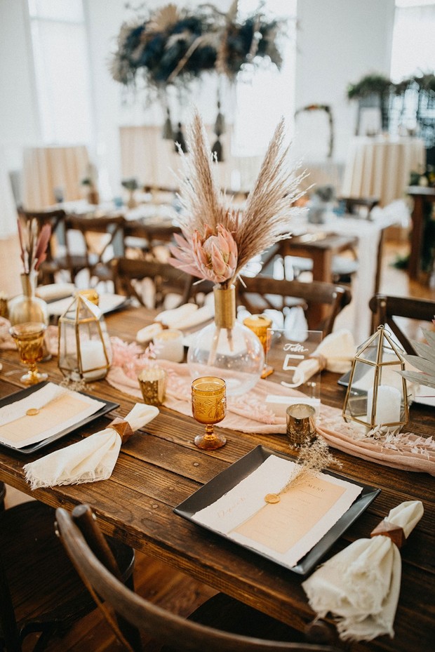 modern pink and gold wedding table decor