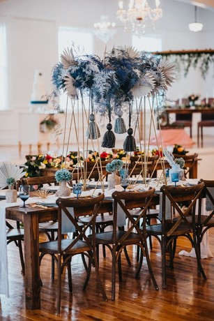 blue and white wedding table decor